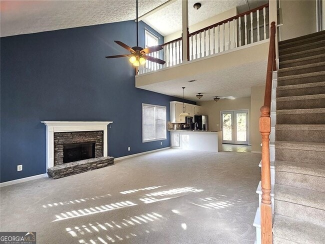 Photo - 303 Apache Dr