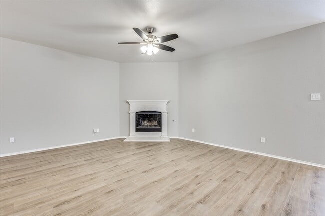 Photo - 507 Basswood Ln