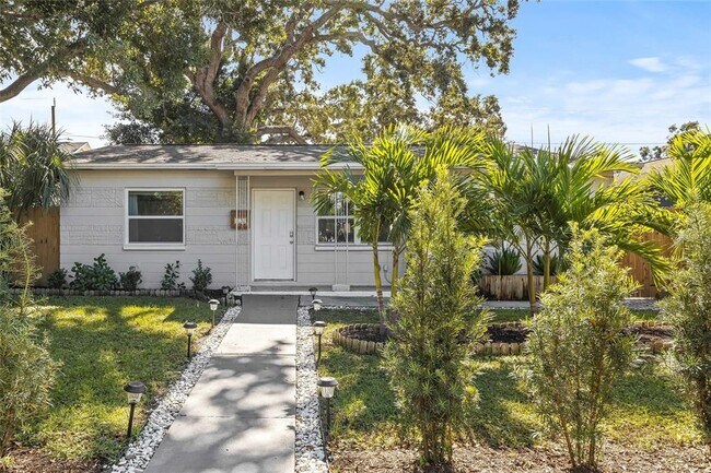 Building Photo - 4350 1st Ave S