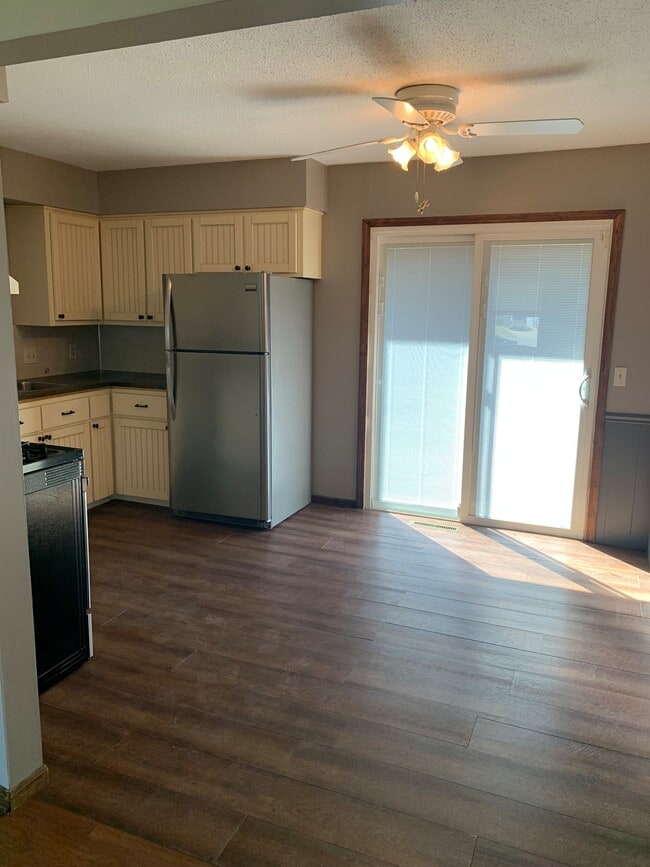 Photo - 5693 Roseworth Ct SE