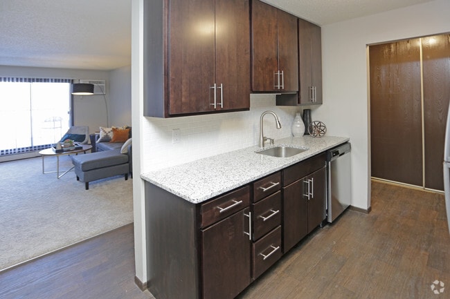 2BR, 1 1/2BA - 952 SF