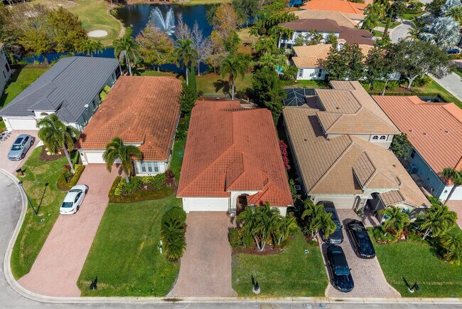 Photo - 844 SW Pebble Ln