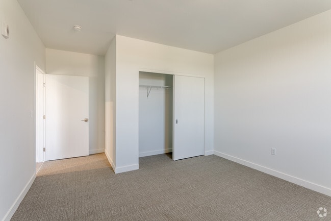 2BD, 1BA - 803 ft²