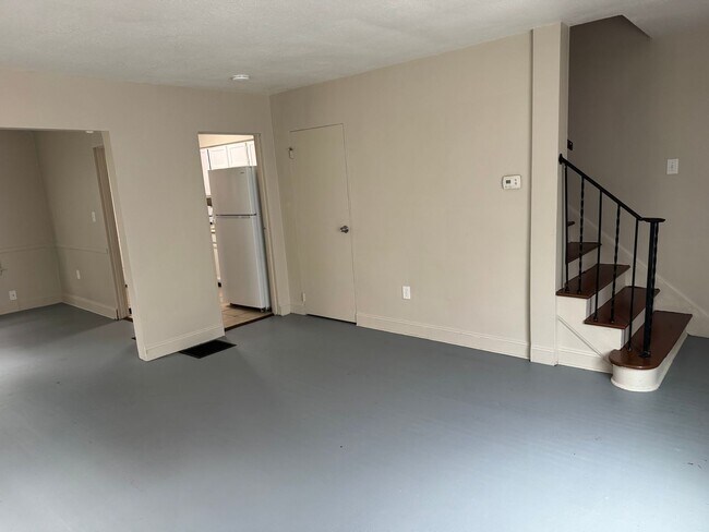369 N Roosevelt Ave Unit 369 N Roosevelt -Unit 4