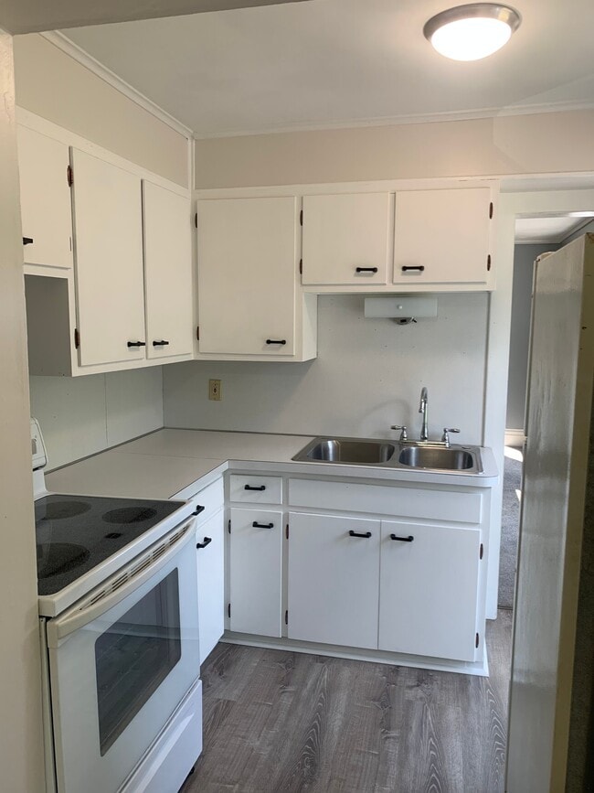 Photo - 131 Caledonia St Unit 2 (Upstairs )