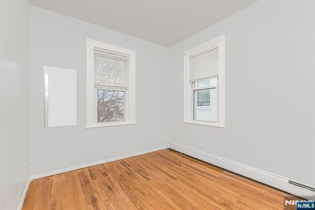 Photo - 57 Clinton Pl