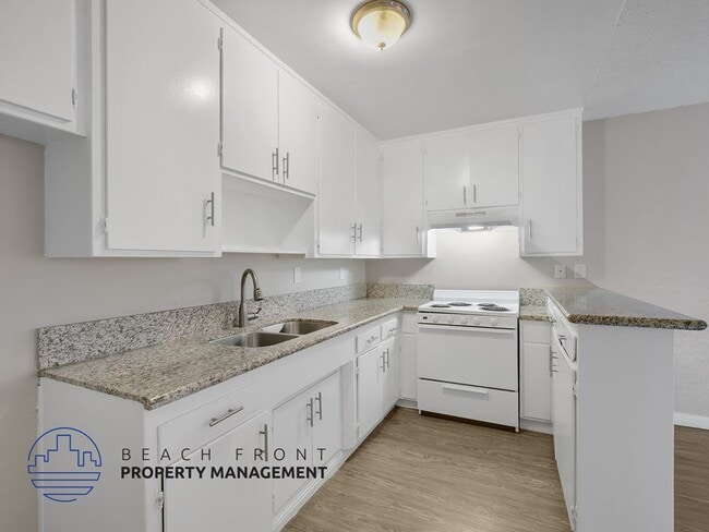 Building Photo - 1020 Orange Ave