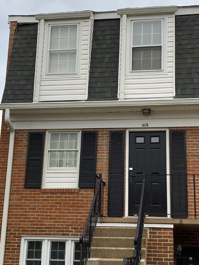 Photo - 161B Leeds Ct W