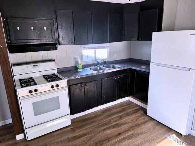 Photo - 661 N 19th St