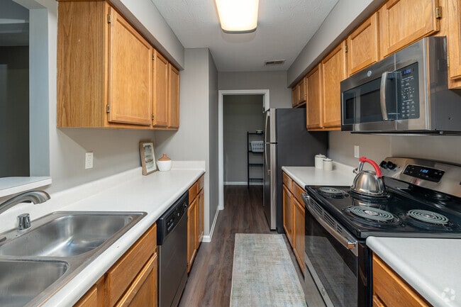 2BR, 2BA - 1,125SF - WoodSpring
