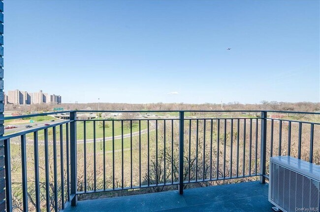 Photo - 2115 Burr Ave Unit 5B