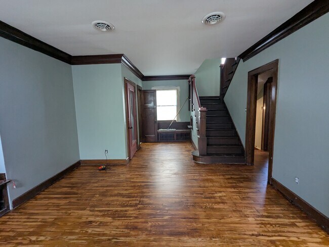 Photo - 505 W Green St