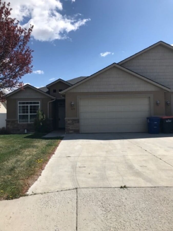 Photo - 1079 N College Rd W