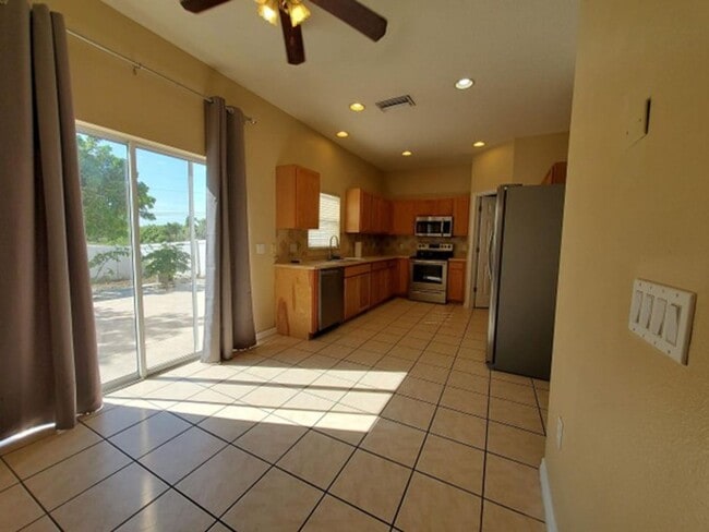 Photo - Available Now! Spacious 3 bedroom 2 bathroom home!!!