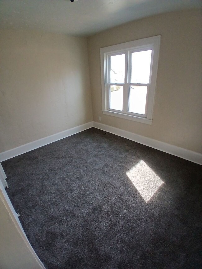 Photo - 328 Royal Ave