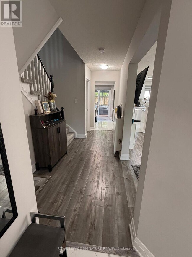 Photo - 118 Athabaska Rd