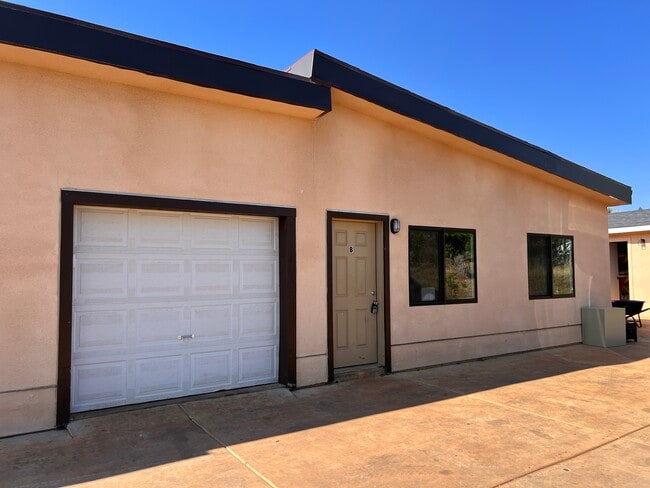 Photo - 1563 Sawpeck Way