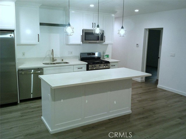 Photo - 120 E 68th St