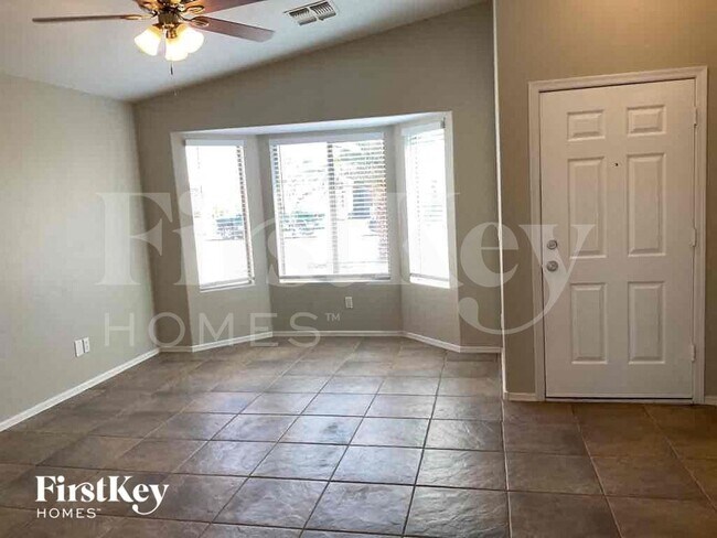 1338 W Mesquite Ave