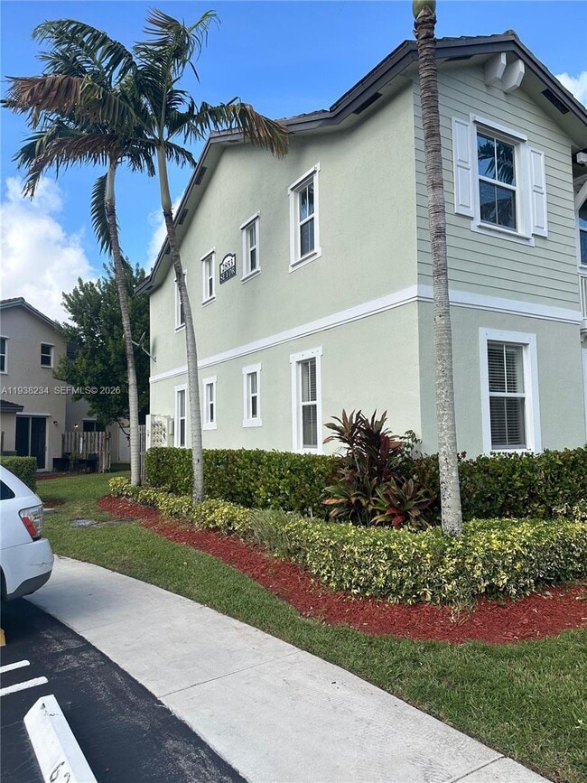 Photo - 2853 SE 1st Dr