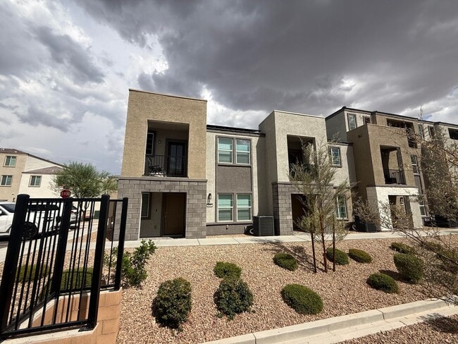 Photo - 6131 Garden Oasis St