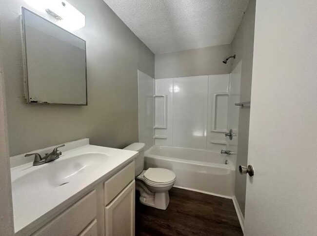 Photo - 1491 Sherwood Dr