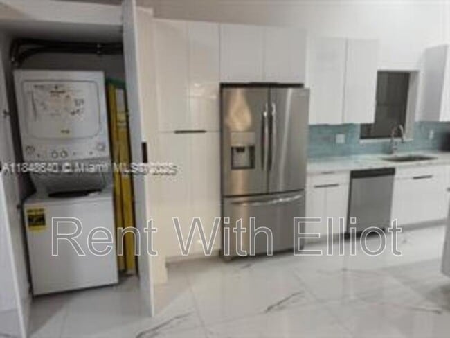 Photo - 2671 Parkview Dr S