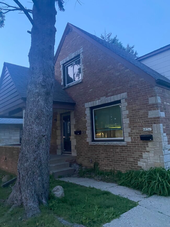 Building Photo - 4834 N 76th St Rental