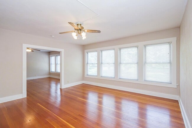 Building Photo - 3843 S 48th St Unit 6 Rental