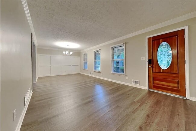 Photo - 2755 Hickory Cir