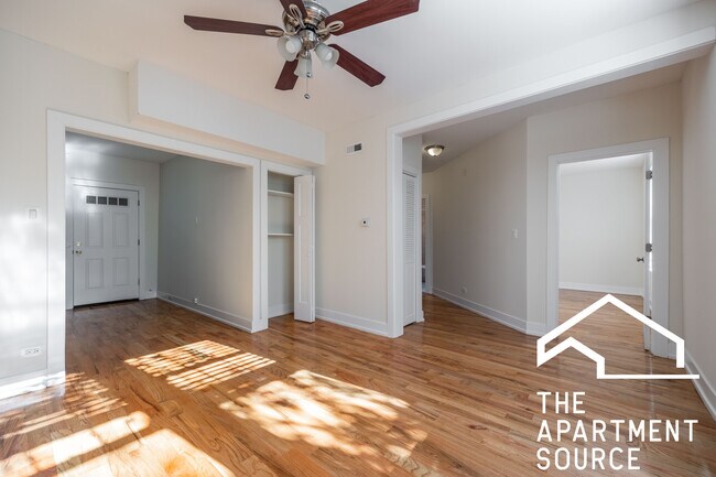 Photo - 3904 N Janssen Ave Unit 2