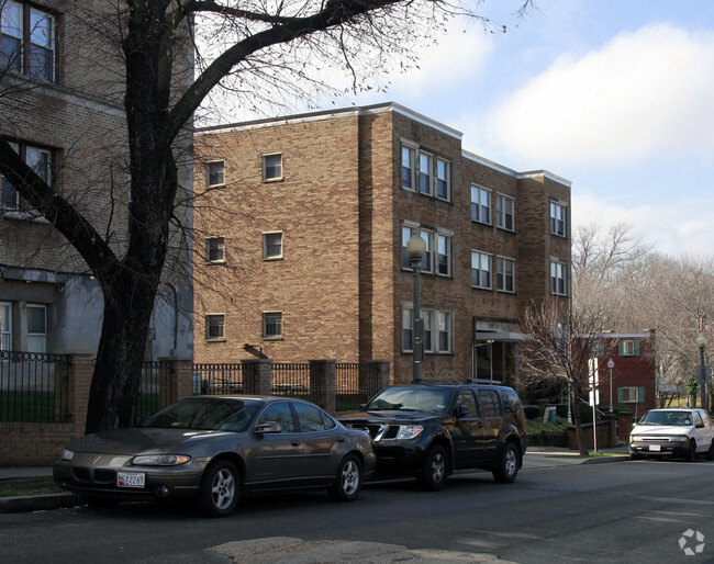 Building Photo - Roosevelt Plaza Rental