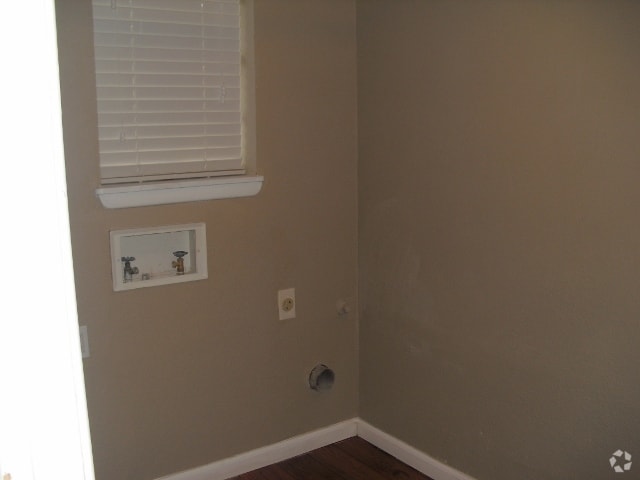 Building Photo - 4310 Idalou Dr Rental