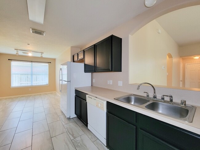 Building Photo - 18446 S Wimbledon Dr