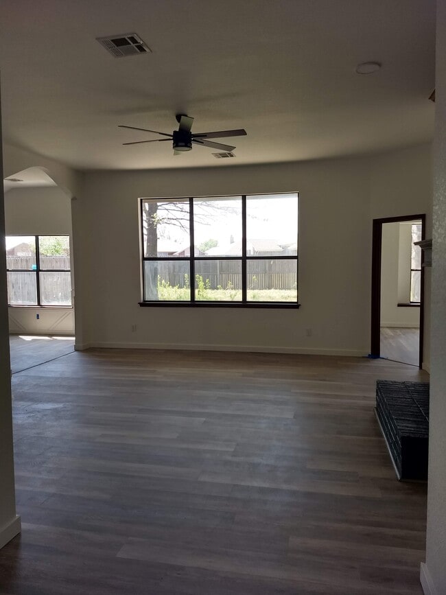 Sala de estar - 16229 Seminole Dr.