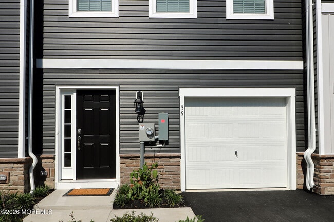 39 Baybreeze Dr