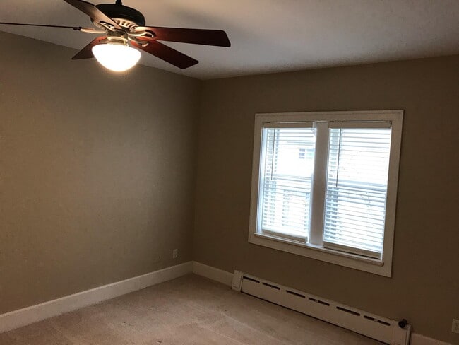 Photo - 812 E State St