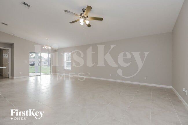 Photo - 1182 Jaslo St SE