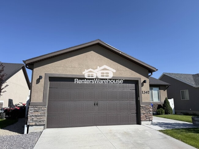 Photo - 1347 Skip St