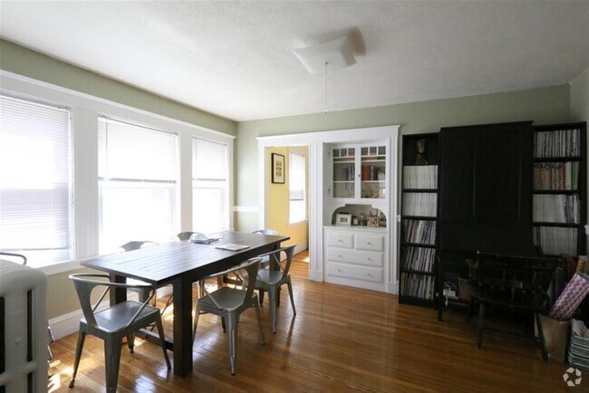 Building Photo - 56 Standish St Unit 3 Rental