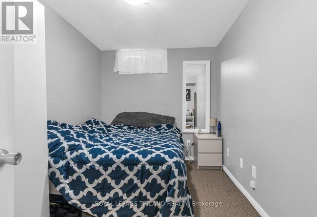 Photo - 197 A Cedarvale Crescent Unité B