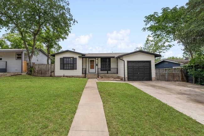 Photo - 310 Sumner Dr