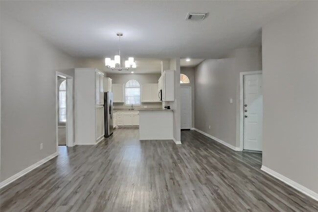 Photo - 121 Warbonnet Dr