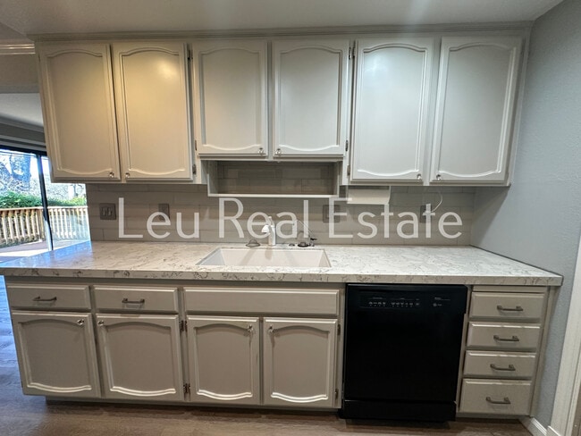 Photo - 3262 Heights Dr Unit .