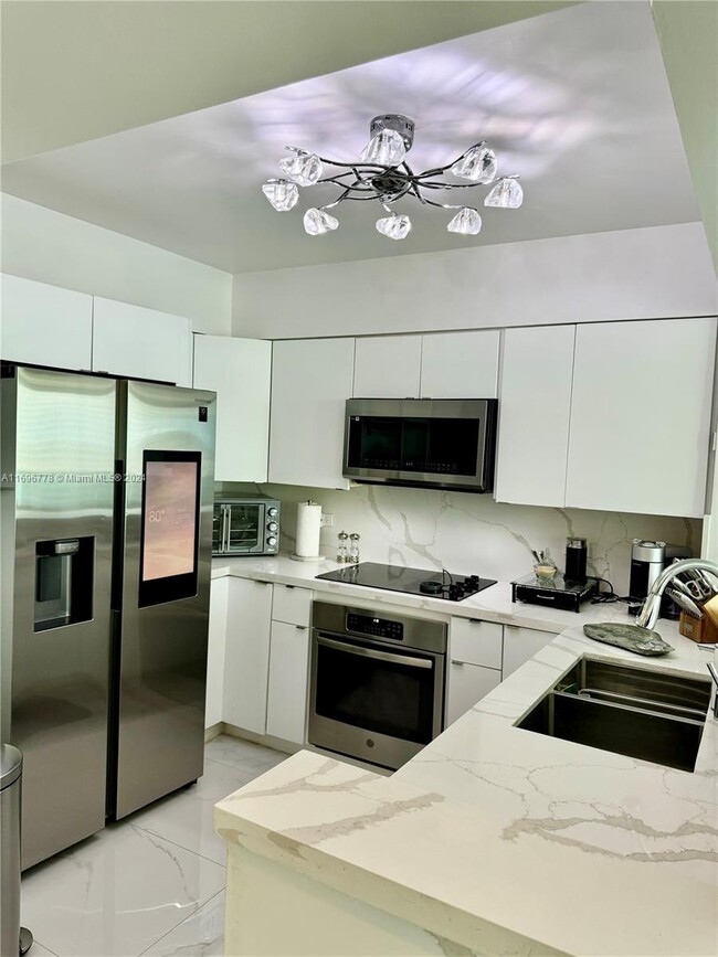 Photo - 31 SE 5th St Unidad 2207