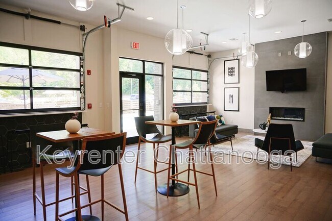 Photo - 782 Riverfront Pkwy Unidad #321