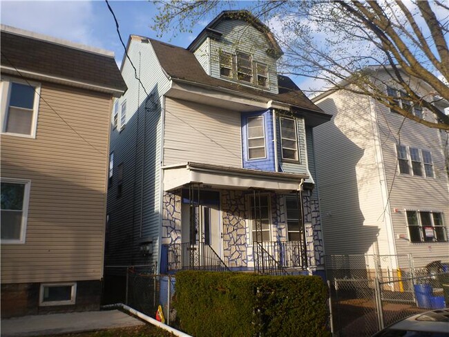 Building Photo - 81 Rose Terrace Unit 1