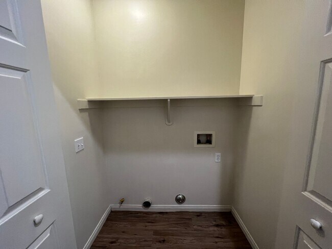 Photo - 717 Meadow Grove Ct Unit D