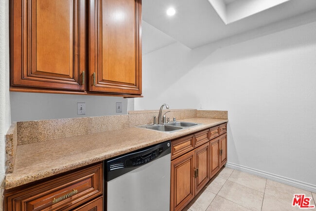 Photo - 1200 S Corning St Unit 201