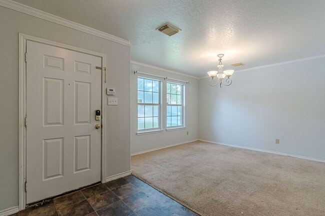 Photo - 164 Springtree Hollow